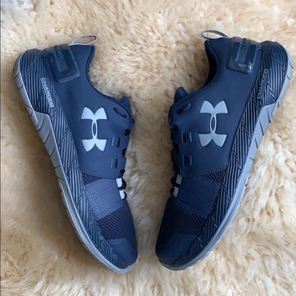 Ua Sneakers - image 3